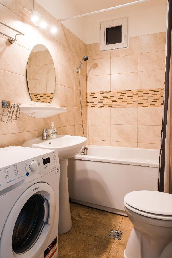 Apartament Ultracentral, zona Piata Universitatii Bucarest Esterno foto